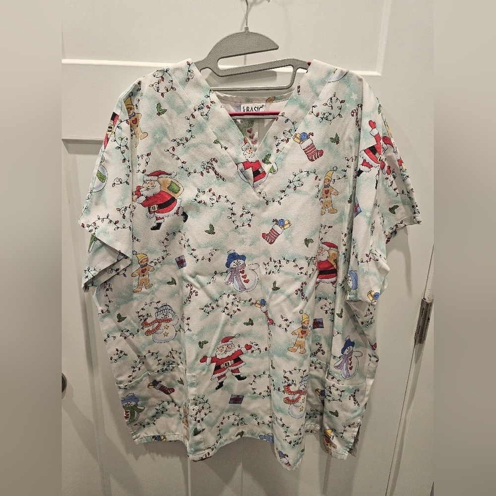 Scrub Basics Christmas Holiday Scrub Top Snowman Santa Lights Print Size XL